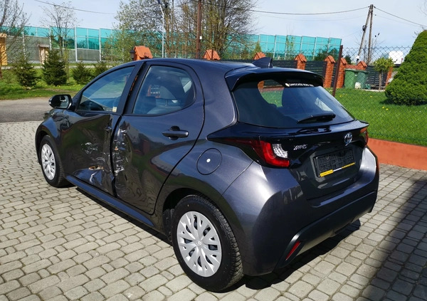 Toyota Yaris cena 54000 przebieg: 67000, rok produkcji 2022 z Skoczów małe 232